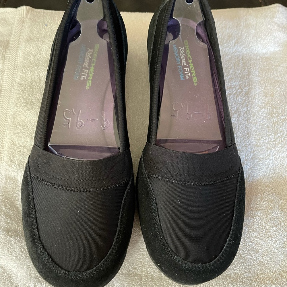 Skechers Memory Foam Relaxed Fit Career 9 to 5 women’s size 9